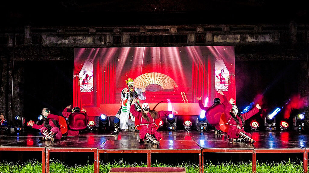 Witness the enchanting charm of Hue’s evening hub